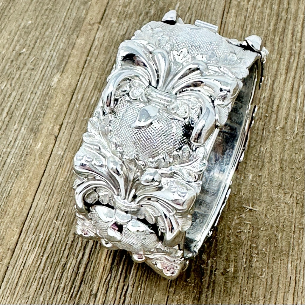 Whiting Davis Co Vintage Ornate Repousse Hinged Cuff Bracelet Silver Tone 100$